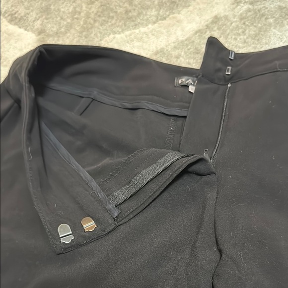 Paniz Black Flat Front Shorts with Relaxed Fit - Picture 3 of 4